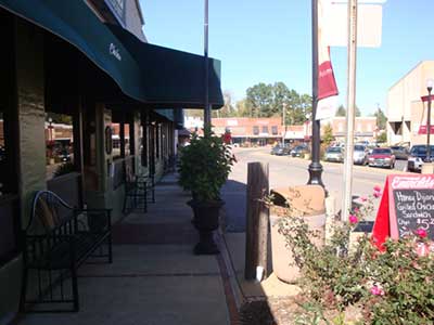 Emerald's Restaurant on the Square